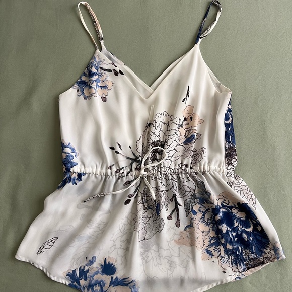 Babaton Tops - Aritzia Babaton Floral Camisole - White and Blue